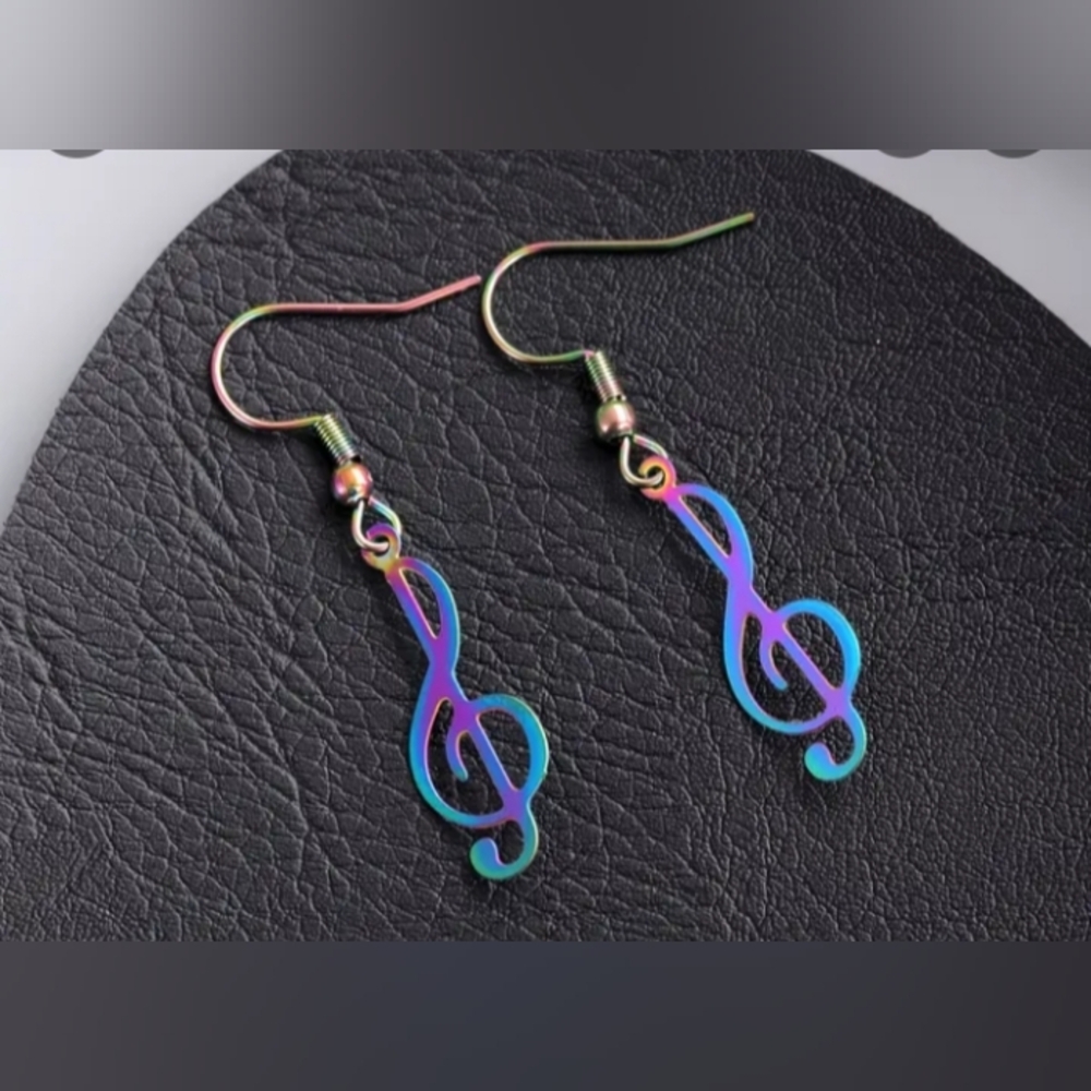 ♥️J Individually $10 Or Bundle 5/$20 Iridescent Treble Clef Earrings